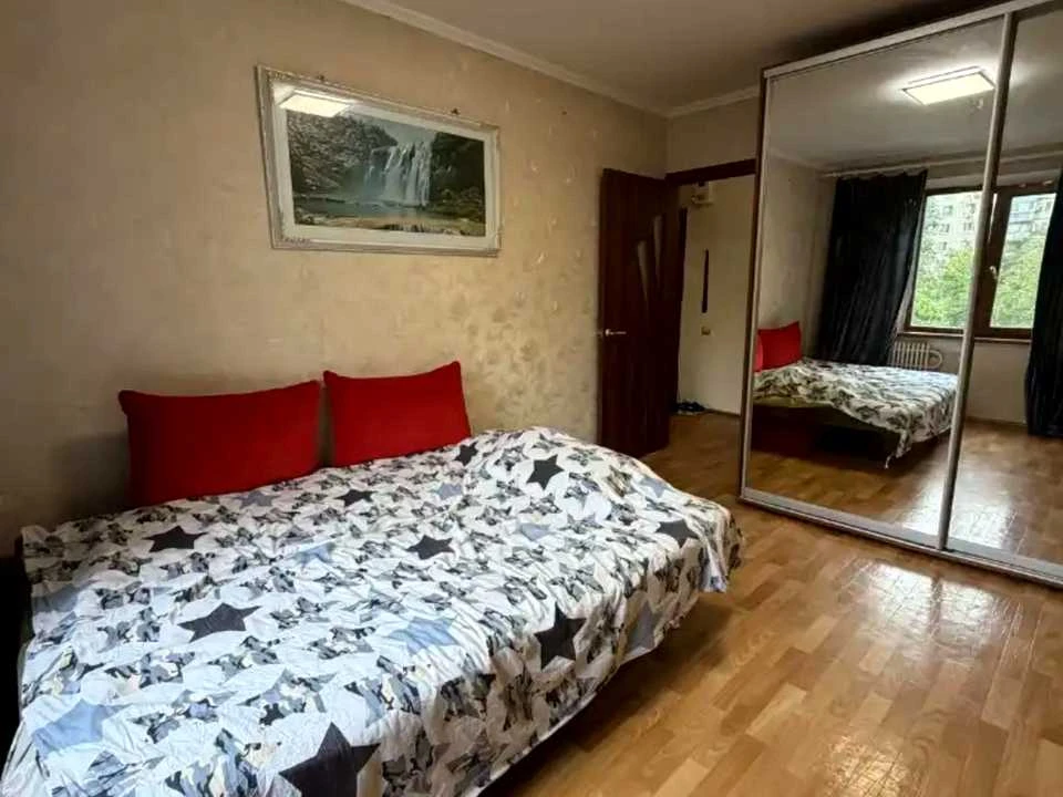 Квартира. Дніпро, Героїв просп.