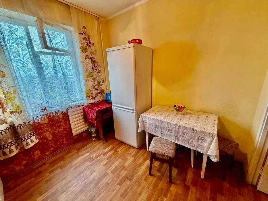 Продаж 2-кімн. Радужна вул. 21а