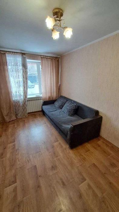 Продам квартиру-студию в близи ст. метро "Вокзальная"