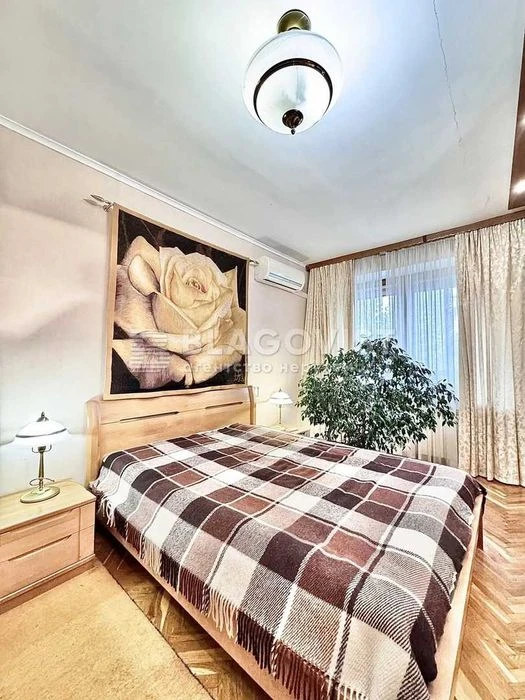 Продаж 4 кімнатна квартира Гоголівська, 36/40, ст.м "Універс
