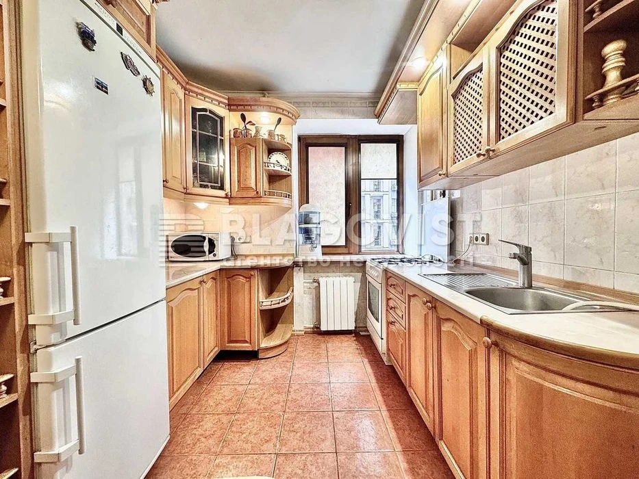 Продаж 4 кімнатна квартира Гоголівська, 36/40, ст.м "Універс