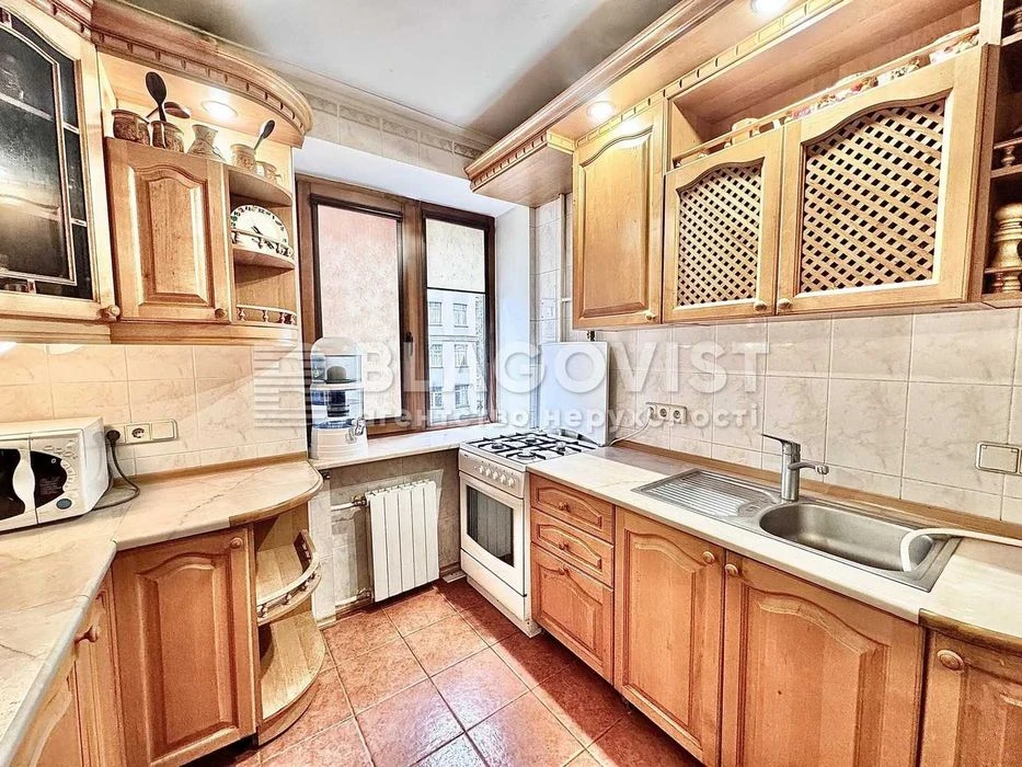 Продаж 4 кімнатна квартира Гоголівська, 36/40, ст.м "Універс