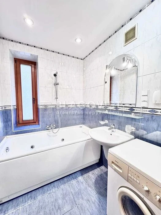Продаж 4 кімнатна квартира Гоголівська, 36/40, ст.м "Універс