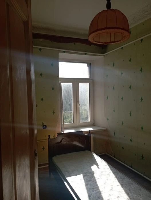 Продам 3х Успенська / Утесова