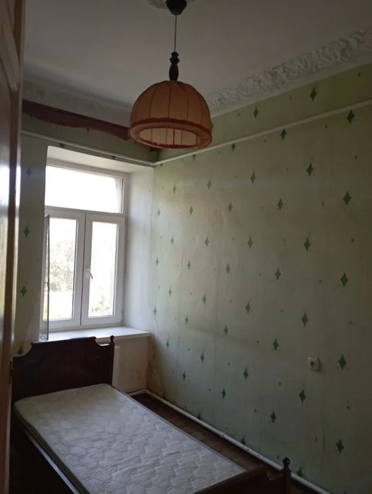 Продам 3х Успенська / Утесова