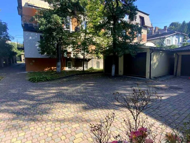 Квартира. Львів, Грицая