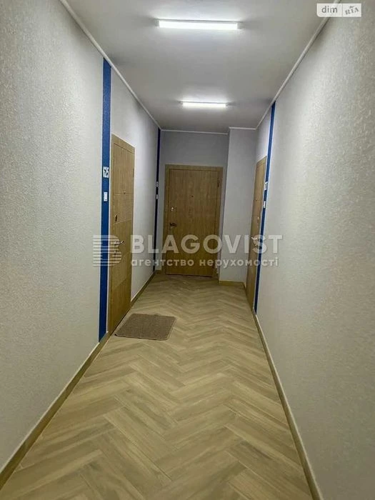 Терміново продаж Київ Бабича Гліба Канальна 8Б Причал 8