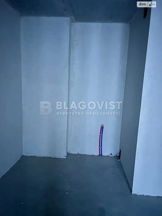 Терміново продаж Київ Бабича Гліба Канальна 8Б Причал 8