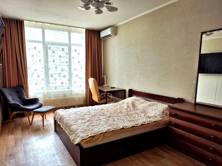Квартира. Київ, Ованеса Туманяна вул.