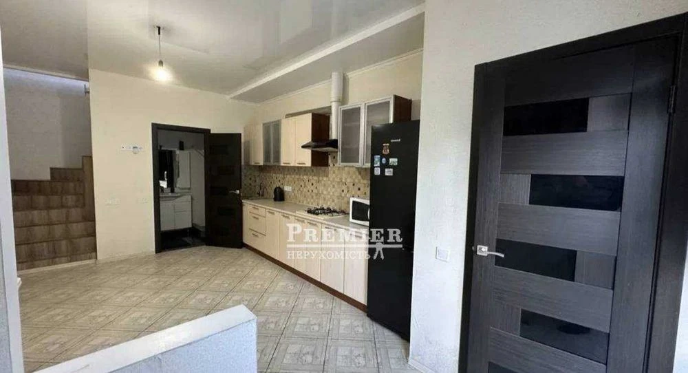 Дворівнева квартира 50 м², ремонт, газове опалення. Хаджибеї