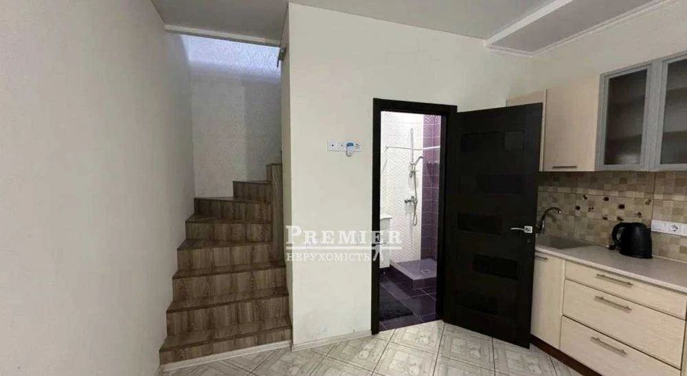 Дворівнева квартира 50 м², ремонт, газове опалення. Хаджибеї