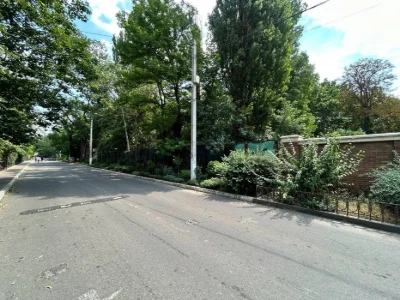 Продам участок земли. Французкий бульвар