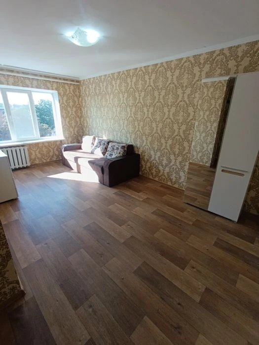 Терміново продам 2кім.в гуртожитку  на Київські