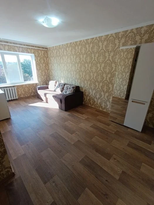 Терміново продам 2кім.в гуртожитку  на Київські