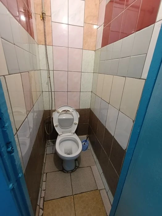 Терміново продам 2кім.в гуртожитку  на Київські