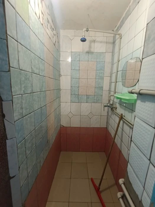 Терміново продам 2кім.в гуртожитку  на Київські