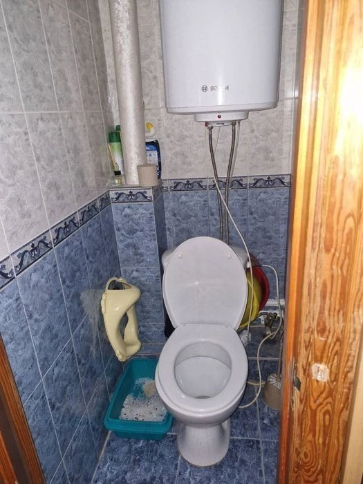 Продається двокімнатна вул. Каштанова 14б