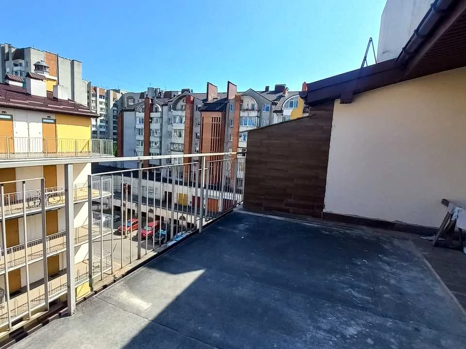 Квартира. Львів, Роксоляни вул., (Будинок)