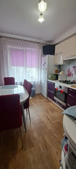 Продам 2  к.  квартиру, "чешка" ж .м. Лівобережний 3.