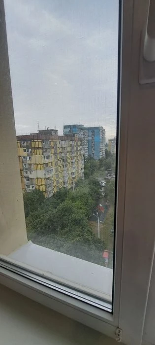 Продам 2  к.  квартиру, "чешка" ж .м. Лівобережний 3.