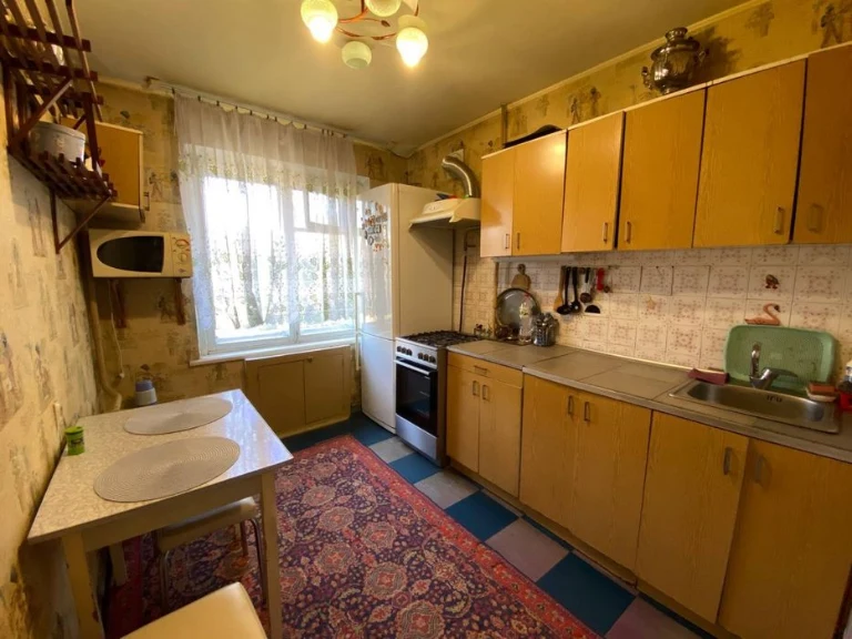 Продам 2 комнатную квартиру ул. Гомельская, 52 правый берег