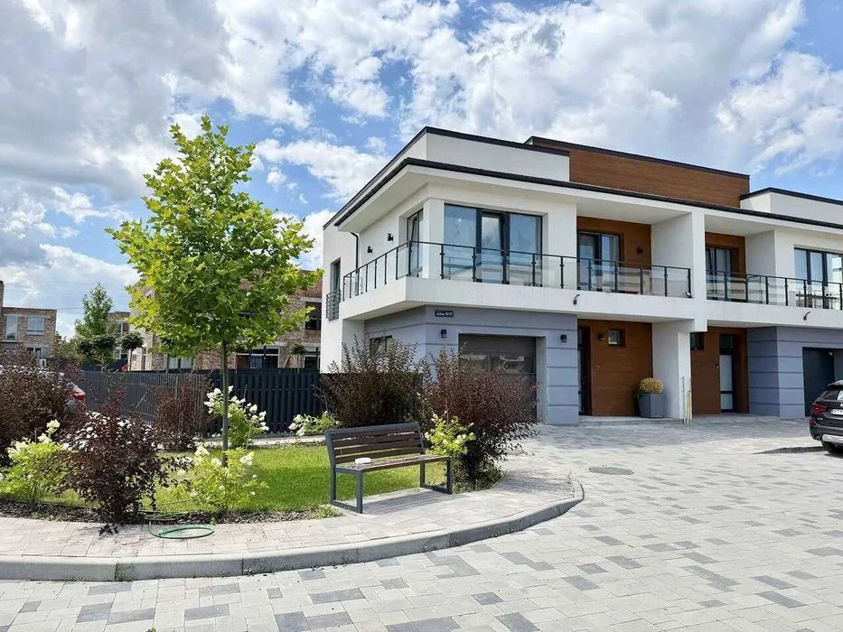 Дуплекс бізнес-класу з частковим ремонтом