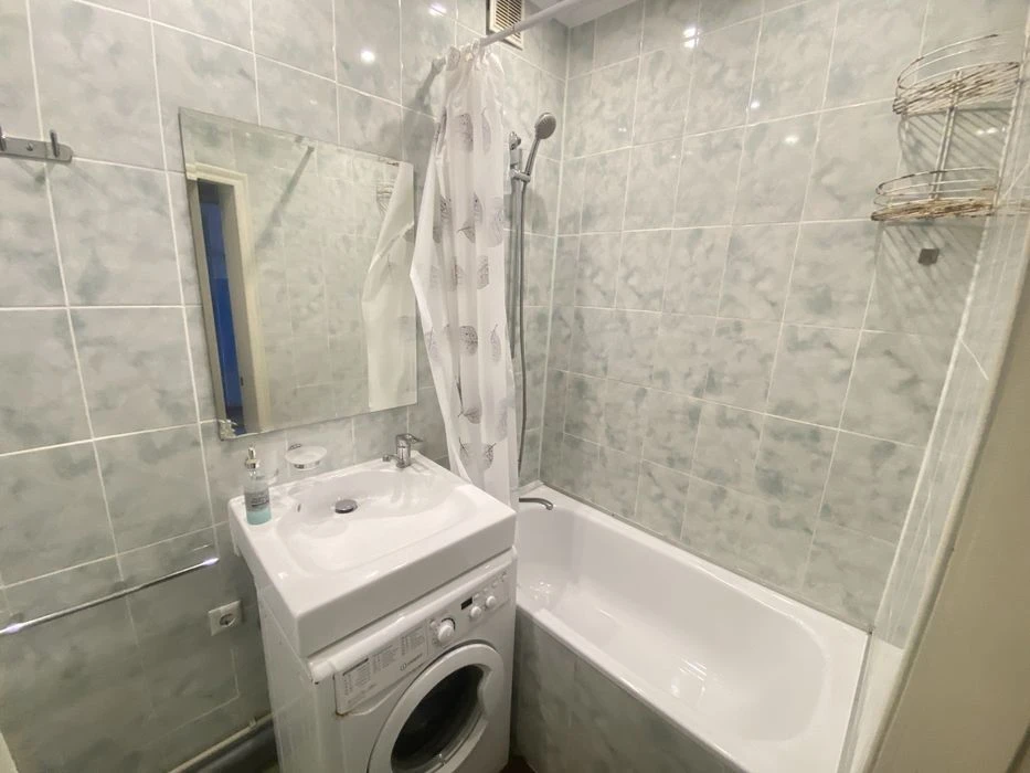 Продаж 1- кімнатноі квартири, 27 кв. Район Нива