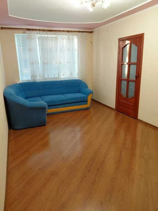 Продам 4 кімнатну квартиру на пр. Тракторобудівників