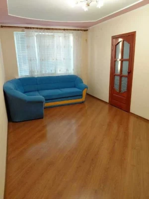 Продам 4 кімнатну квартиру на пр. Тракторобудівників