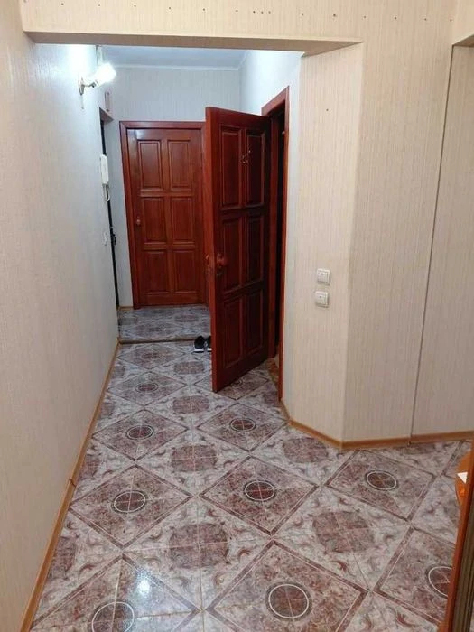 Продам 4 кімнатну квартиру на пр. Тракторобудівників