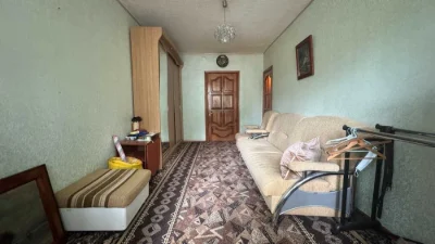3 ком. квартира на Павловом Поле, ул. Вартових Неба, 1 этаж.
