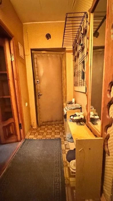 3 ком. квартира на Павловом Поле, ул. Вартових Неба, 1 этаж.