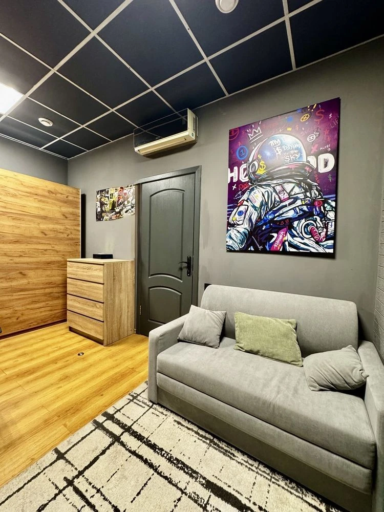 Оренда 2-кімнатної квартири-бункера, 65 м², Золотоустівська