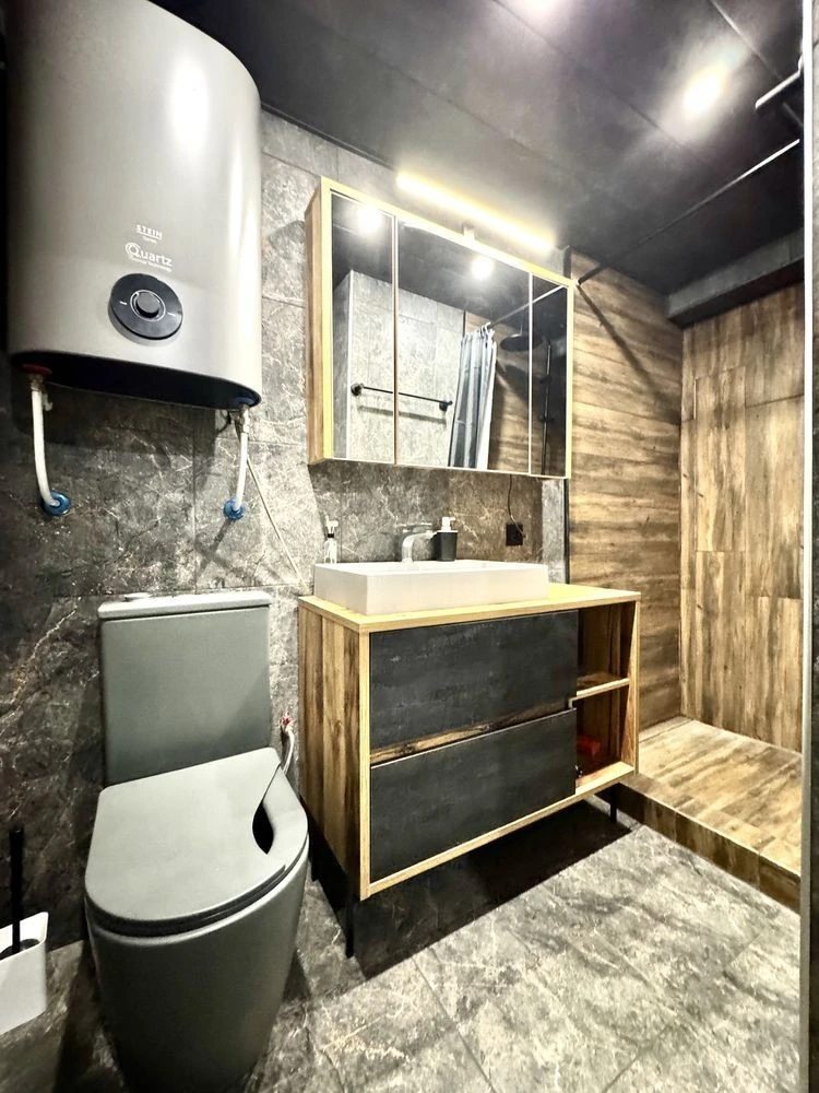 Оренда 2-кімнатної квартири-бункера, 65 м², Золотоустівська