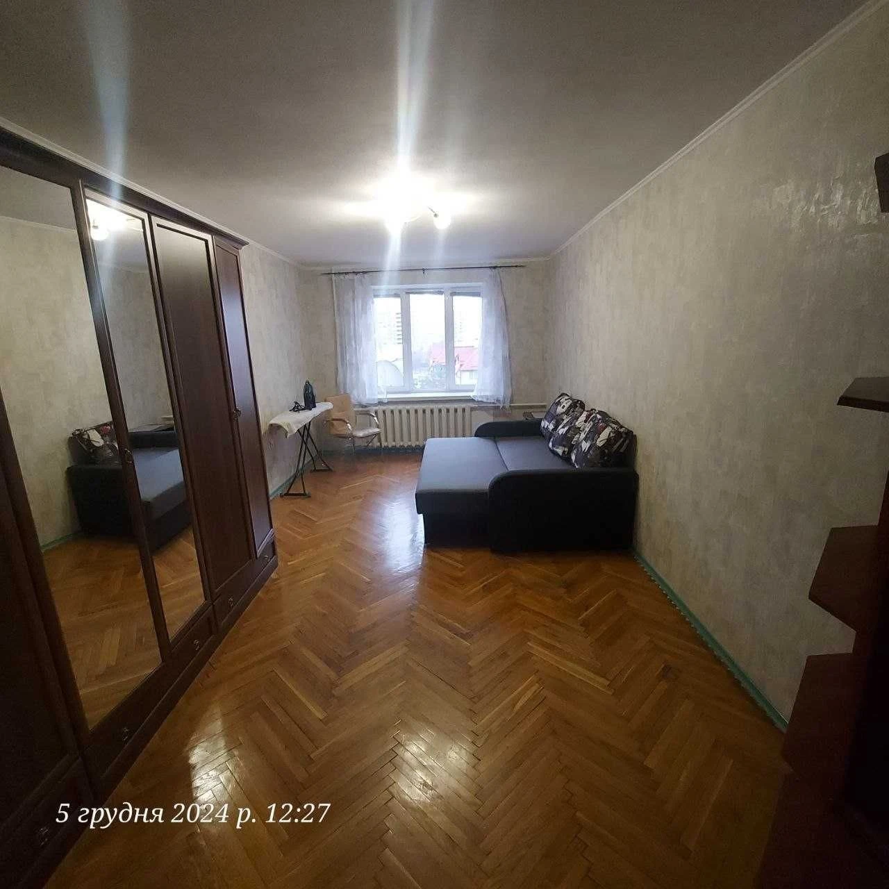 "Обол. липки" простора 2-кімн. в цегляному відомчому будинку