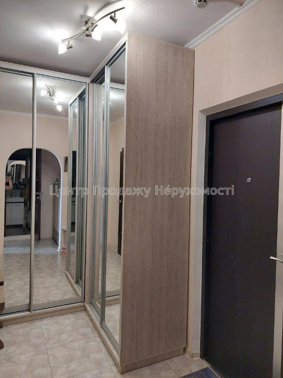 1-кімн. квартира 41. 8 м², Київ, 17/25 пов. Відмінна ціна!