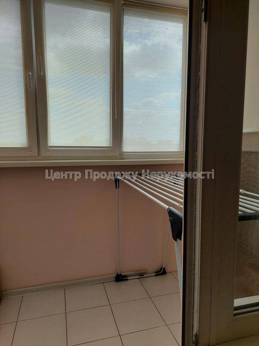 1-кімн. квартира 41. 8 м², Київ, 17/25 пов. Відмінна ціна!