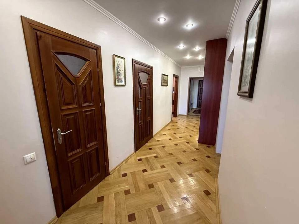 Будинок. Тернопіль, Яблунева вул.