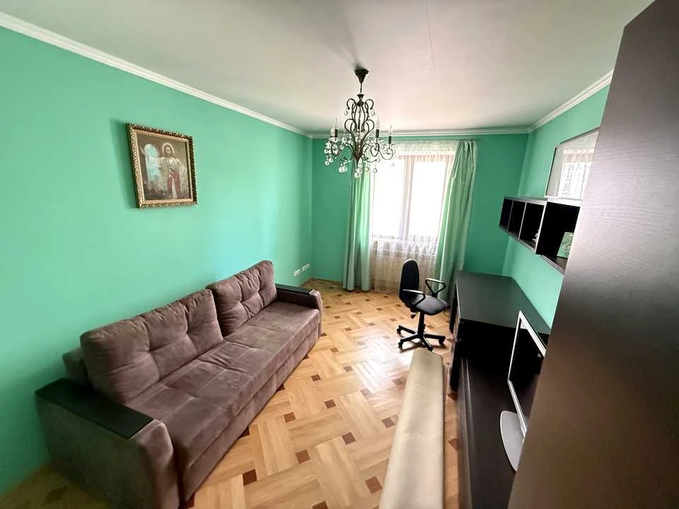 Будинок. Тернопіль, Яблунева вул.