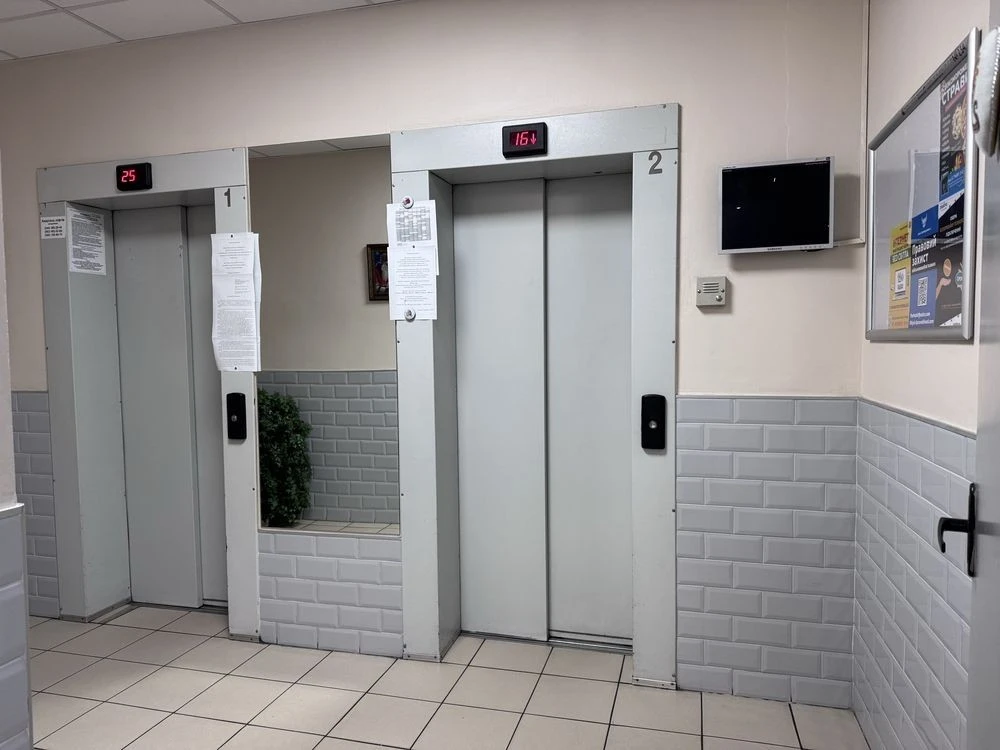 Метро Осокорки вулиця Урлівська 23 В. Квартира 44 м2 в оренд