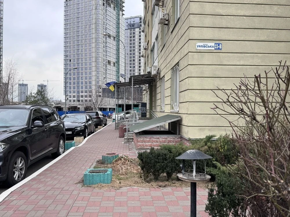 Метро Осокорки вулиця Урлівська 23 В. Квартира 44 м2 в оренд