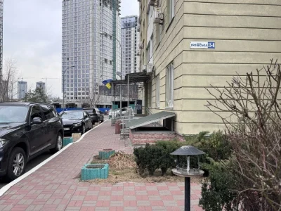Метро Осокорки вулиця Урлівська 23 В. Квартира 44 м2 в оренд