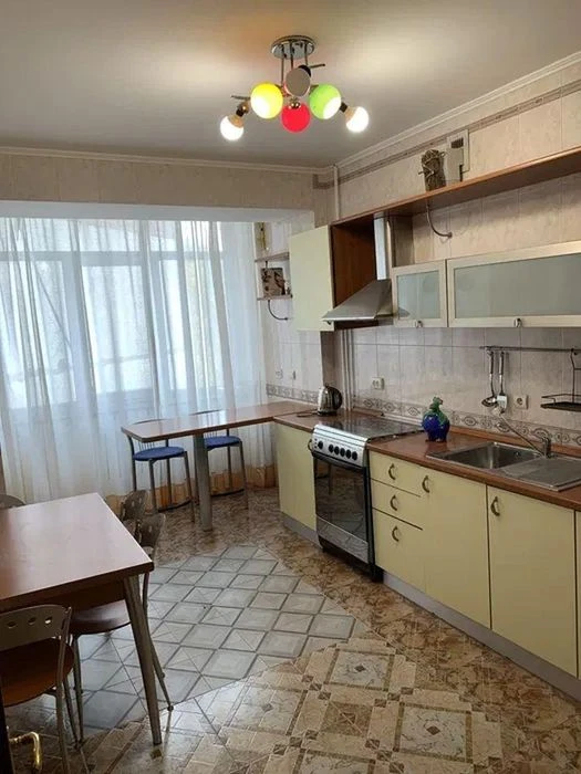 Продам 3-комн квартиру в районе Чернышевского ул.