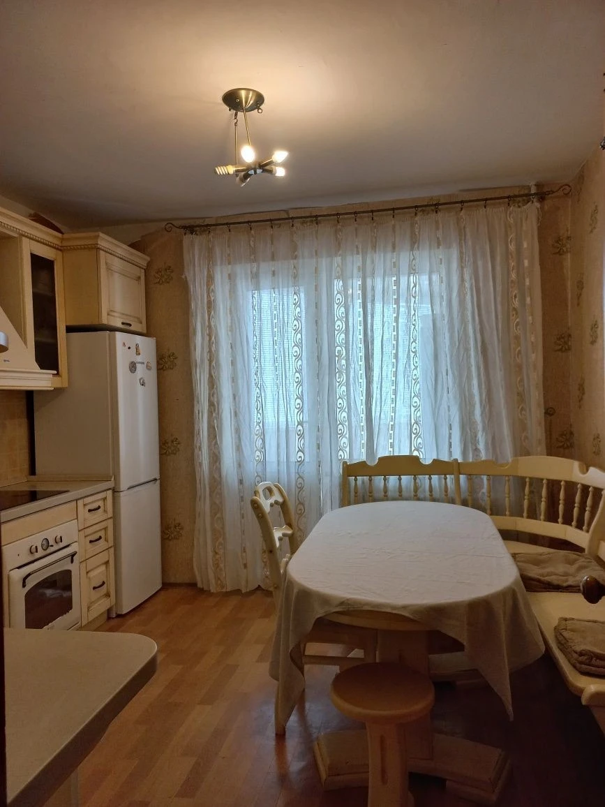 Голосеевский район. Оренда 2-х, Юлії Здановської 83А, метро