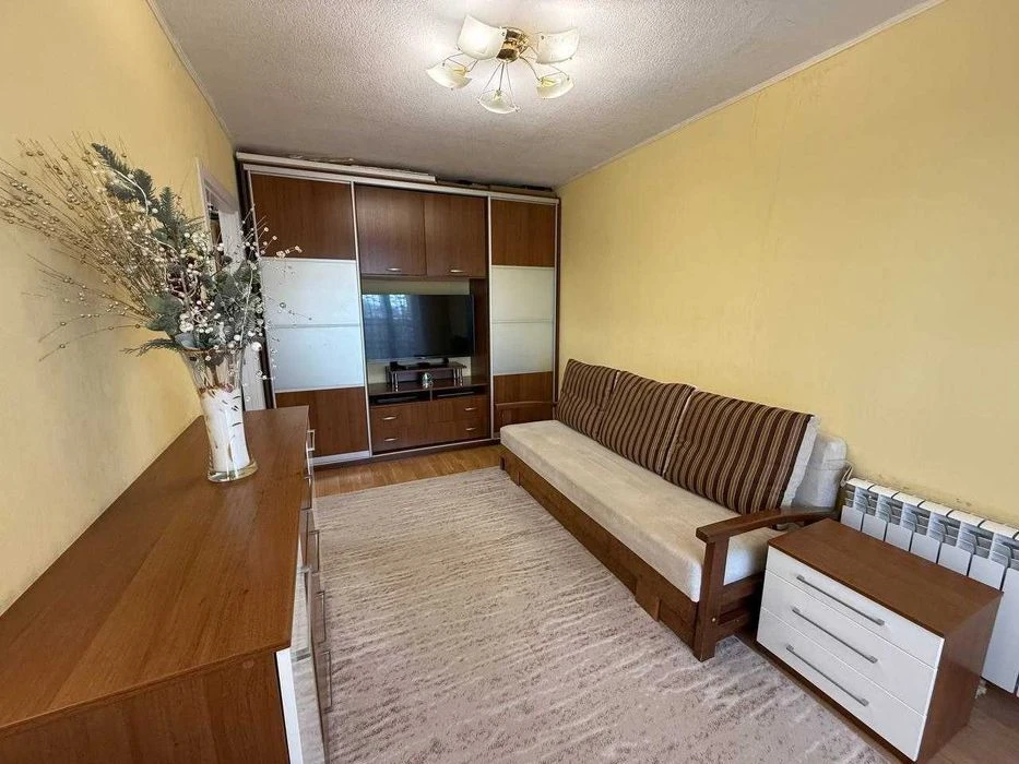 Продам 2 к.квартиру ЧЕШКА ул. Космонавтов ж/м Приднепровск