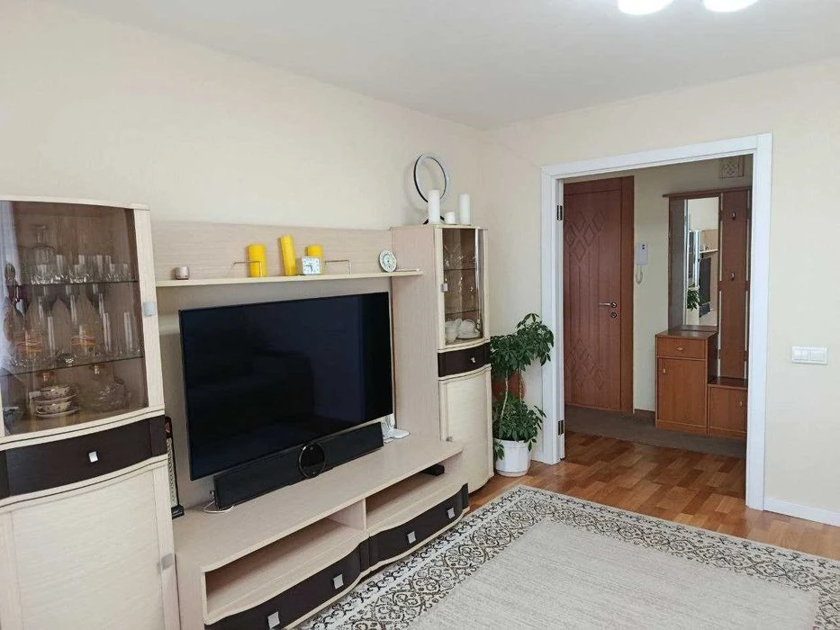 Продам 2 к.квартиру ЧЕШКА ул. Космонавтов ж/м Приднепровск