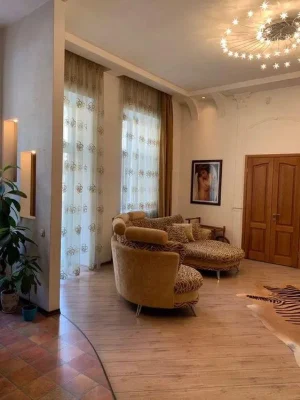 Продам 4-комн квартиру в районе Ленина ул.