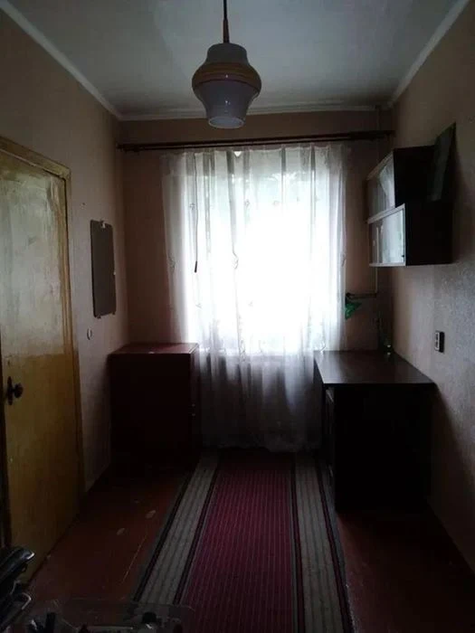 Продам 3-комн квартиру в районе Петровского просп.