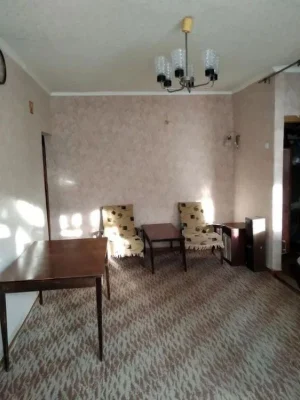 Продам 3-комн квартиру в районе Петровского просп.