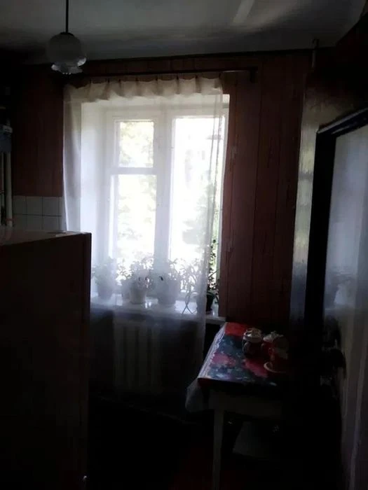 Продам 3-комн квартиру в районе Петровского просп.